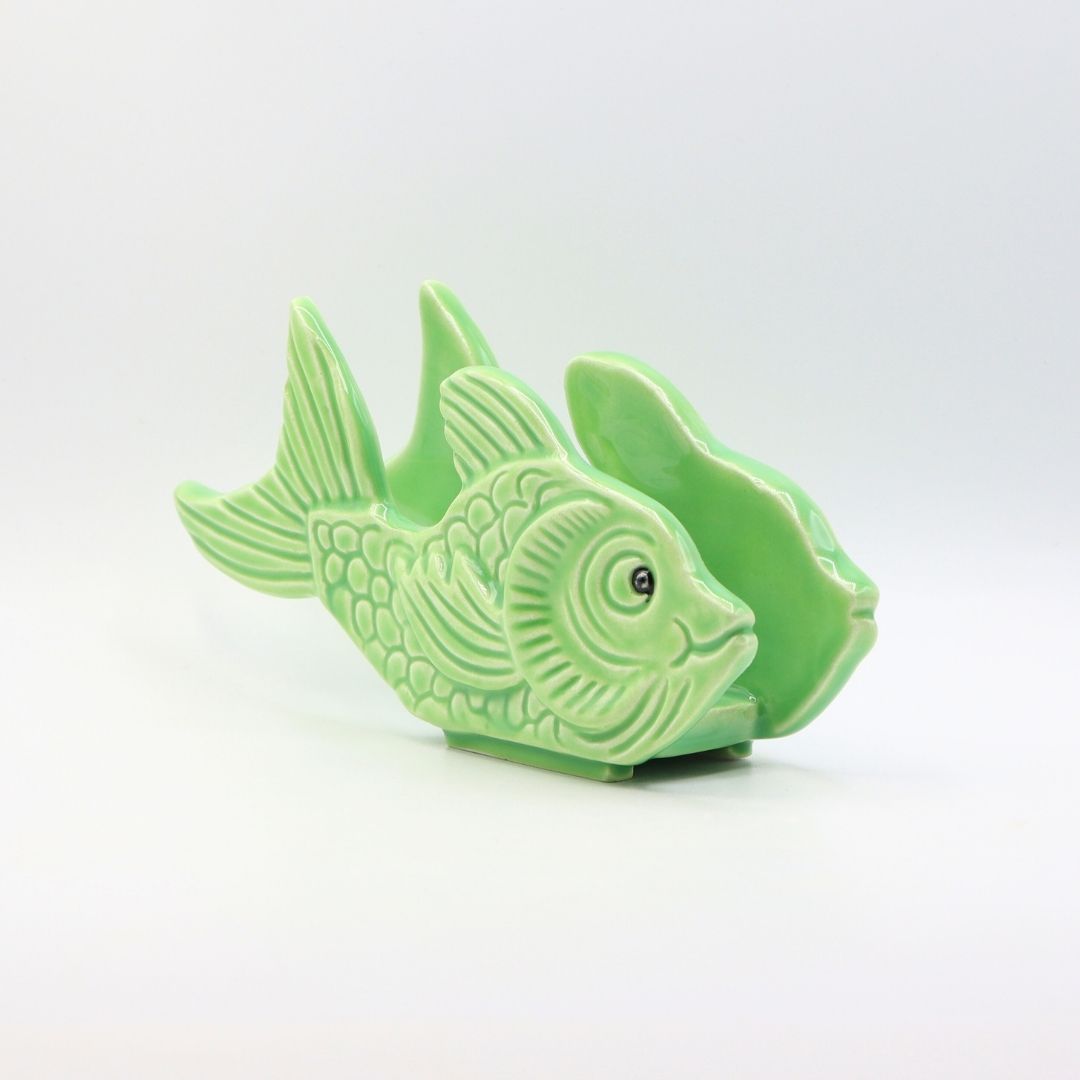 Portatovaglioli in ceramica colorata pesce - Prodotto solidale - immagine 2